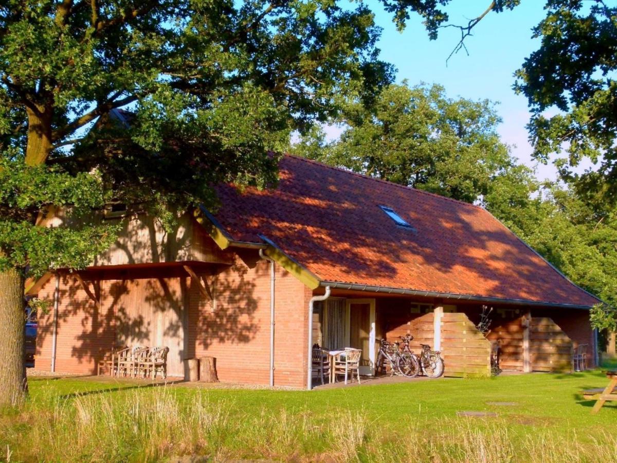 Peaceful Holiday Home With Roofed Terrace Geesteren  Kamer foto